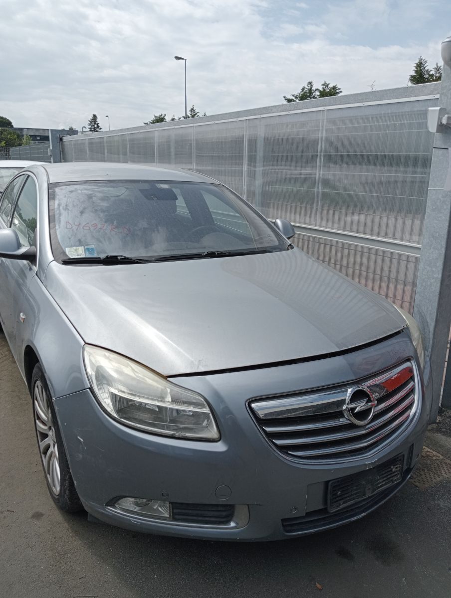 Opel Insignia 2009 2.0 дизель,Автомат