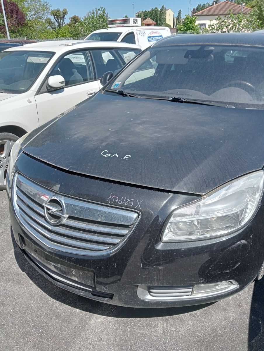 Opel Insignia SW 2011 2.0 дизель Механіка